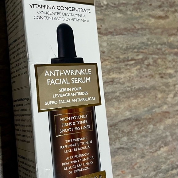 NIB Retinol anti-wrinkle intensive firming serum & Yves Rocher makeup removal - Picture 15 of 16